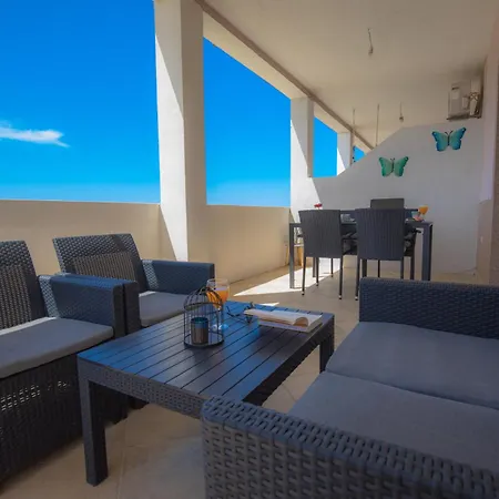 Peaceful Sea View Apartment *