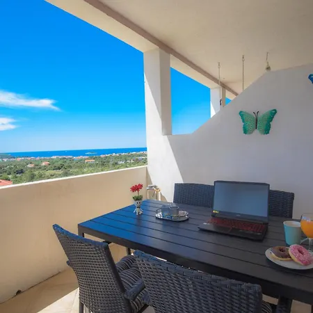 Peaceful Sea View Apartment *